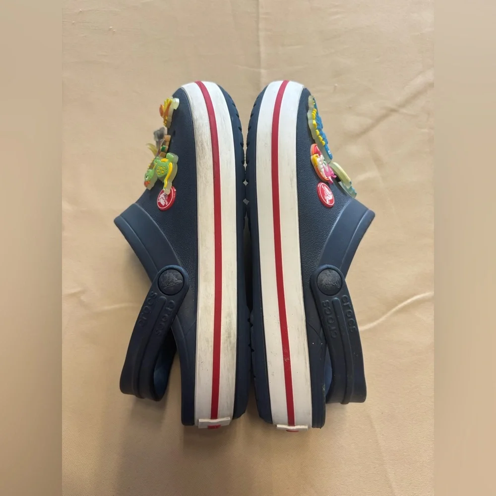 CROCS Kids Navy Clogs with‎ Dinosaur Charms